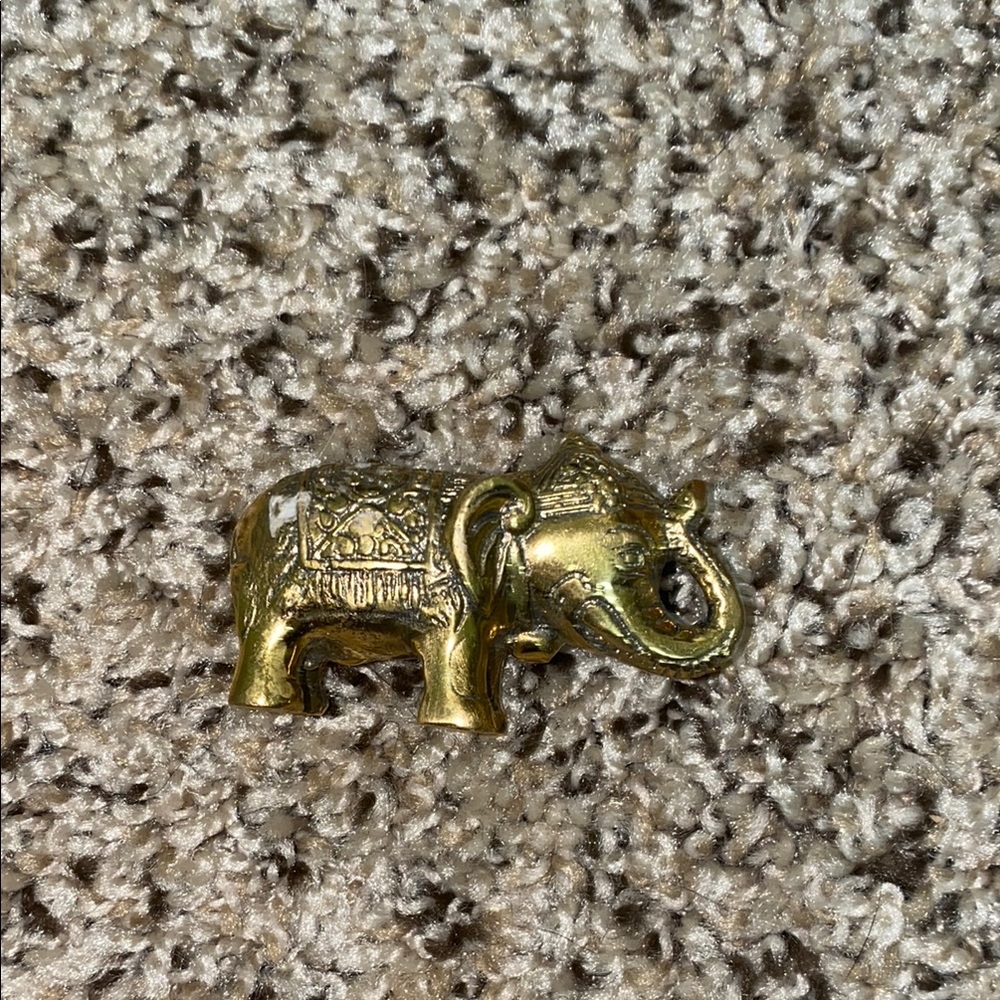 🛍️Gold Elephant Figurine! - Picture 2 of 7
